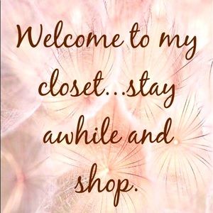 WELCOME! I’m glad you stopped by. ☺️ REASONABLE OFFERS ARE ALWAYS ACCEPTED!